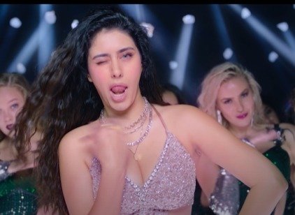 Warina Hussain gives another Mega Blast with her latest song ‘Blast Baby’