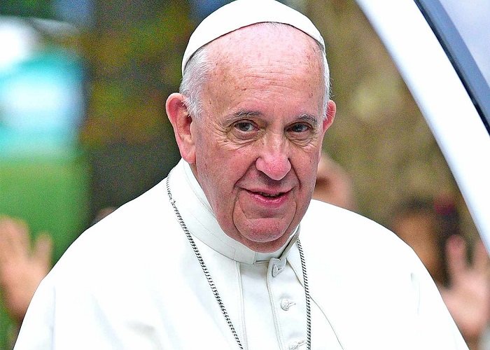 Pope Francis urges an end to political violence in Ecuador