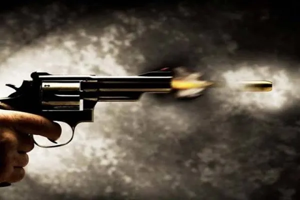 Father Carrying Toddler Shot in the Head by Relative in UP
