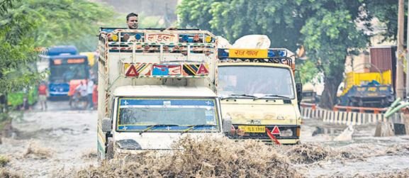 Weather update: IMD has predicted heavy rains in several states, including Odisha, Andhra Pradesh, Telangana, and Kerala. Orange alert in Kerala today.