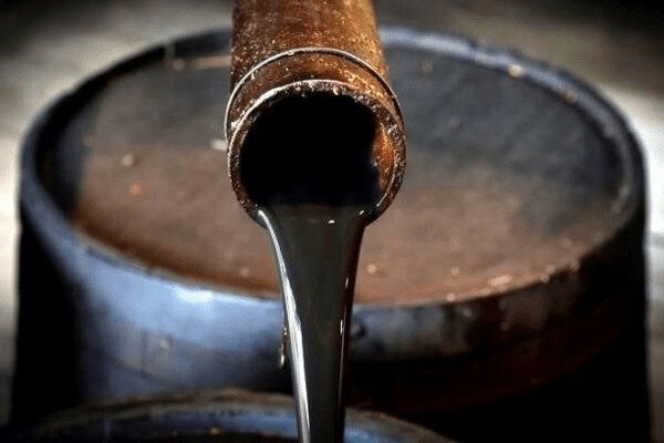Oil Prices Hit 10-Month High Despite Surprise US Inventory Build