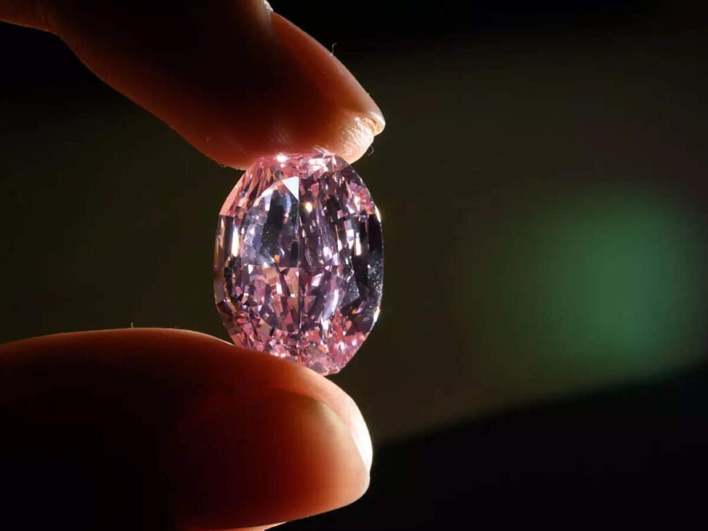 The Varachha bazaar, a mini-market known for diamond trading in Surat, soon filled with people on the streets searching for the lost precious stones.