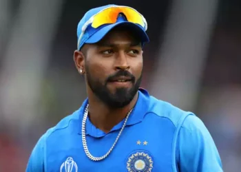 Ashish Nehra on Saturday said he never tried to convince Hardik Pandya against returning to Mumbai Indians