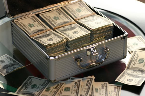 Indian Project Manager Wins ₹5.5 Lakh Monthly for 25 Years