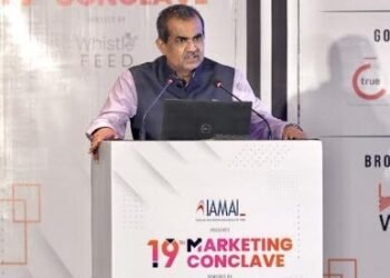 Shri Vikram Sahay, Joint Secretary, Ministry of Information and Broadcasting, Government of India, delivering the keynote address at MarCon 2023