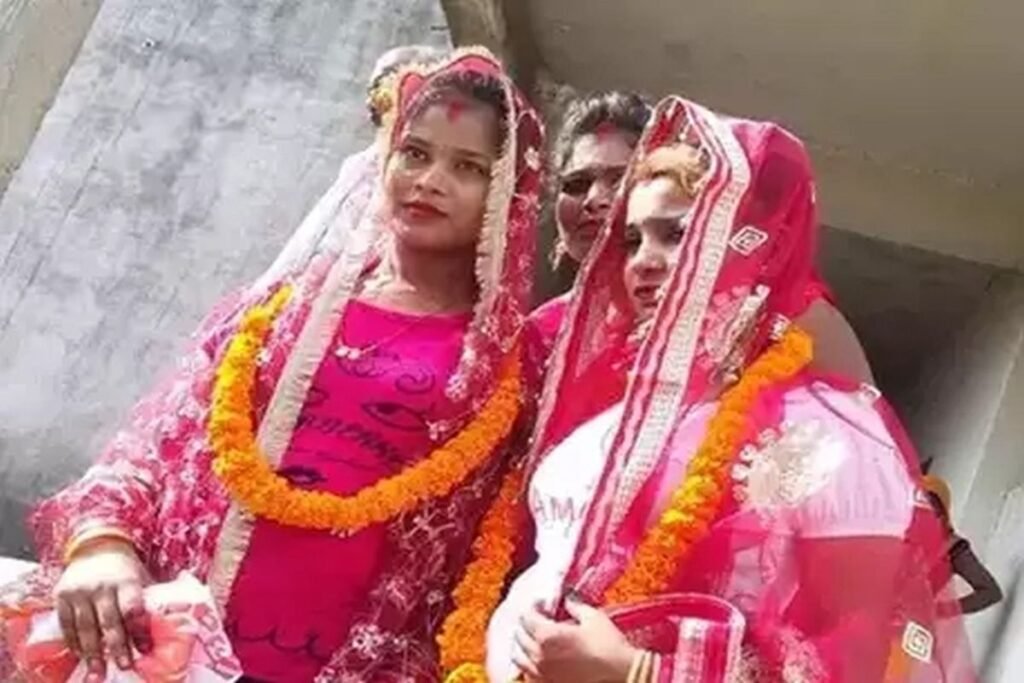 Jayashree Rahul (28) and Rakhi Das (23), who are from West Bengal's South 24 Parganas district, work in an orchestra in Uttar Pradesh's Deoria, where they fell in love with each other.