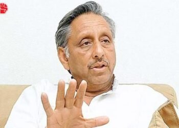 The resident welfare association of the colony urged Mani Shankar Aiyar and his daughter to follow the norms of ‘good citizens’ and ‘do not provoke anyone by creating hatred’.