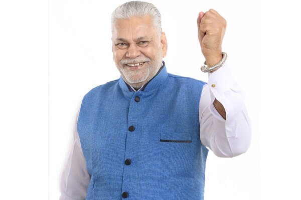 Union Minister Boat Gets Stuck in Odisha’s Chilika Lake
