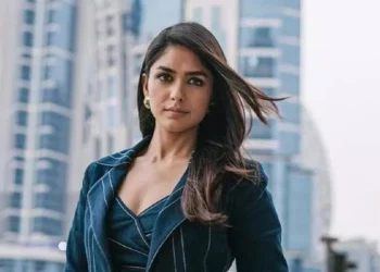 A few weeks back, Pushpa star Allu Arjun praised Mrunal Thakur for her performance in Hi Nanna
