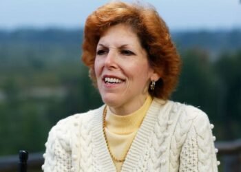 Federal Reserve Bank of Cleveland President Loretta Mester said it was premature to consider cutting interest rates as soon as the US central bank’s March meeting, emphasizing that fresh inflation data suggests policymakers have more work to do.
