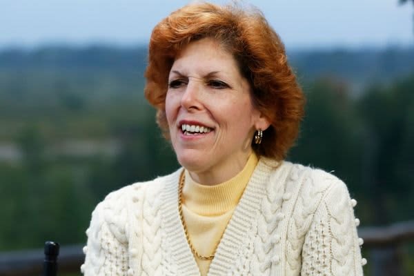 Federal Reserve’s Mester Deems Rate Cut Premature