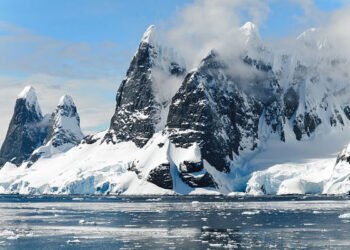 Iranian Navy Commander Rear Admiral Shahram Irani announced in September last year that Tehran owned Antarctica and would set up a military operation there, Fox News reported on Thursday.