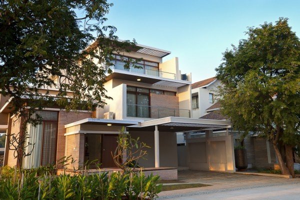 Karnataka Assembly passes BBMP Amendment Bill 2024 reducing property tax penalties by 50%. The bill benefits residents with savings of ₹2,700 crore and exemptions for underprivileged communities.