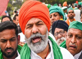 Delhi Chalo March: Amid the ongoing protest by the farmers against the government, Rakesh Tikait has warned the centre that if the government creates any problem for the farmers then his supporters are not far from them
