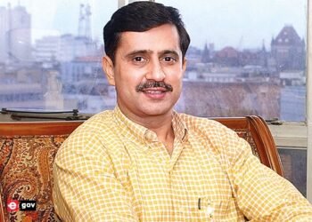 Senior bureaucrats Saurabh Rao and Kailash Shinde has been appointed as the new civic commissioners of adjoining Thane and Navi Mumbai, respectively.