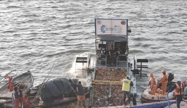 Maha Kumbh 2025 Sees Record 600 Tons of Floating Waste Recycling, Offers Lessons for Many
